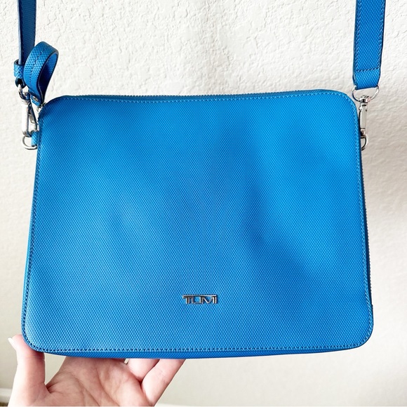 Tumi Prism Royal Blue Leather Tech iPad Mini Tablet Crossbody Bag - Picture 6 of 15